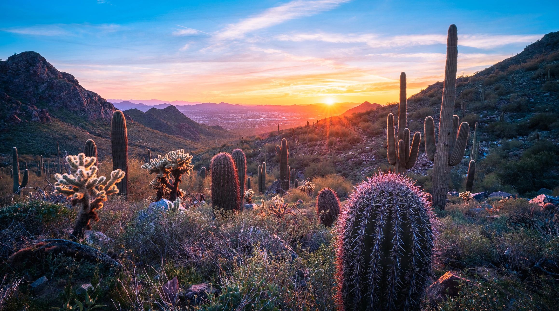 Fountain Hills Arizona fountain golden hour sunset McDowell Mountains